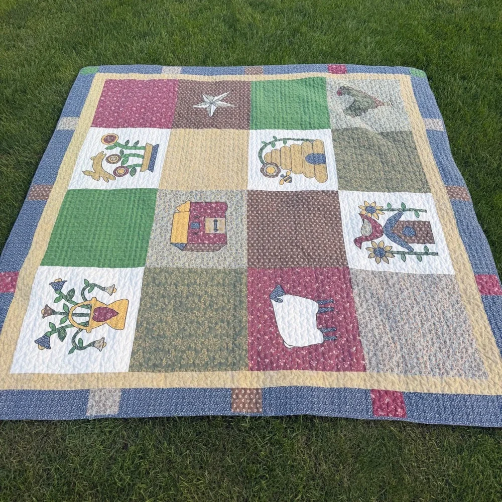 Super cute Patchwork Quilt Farmhouse Applique Barn Sheep Beehive Rustic 86x86 A-